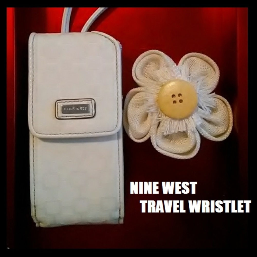 NEW Cream Nine West Travel Wristlet.